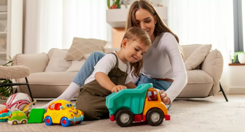 Forma de brincar com pais impacta como filhos tratarão seus coleguinhas