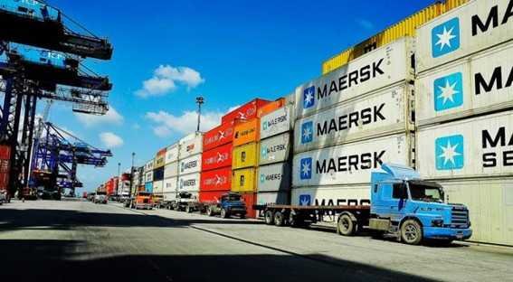 Comissão especial de juristas aprova anteprojeto de nova legislação para portos; trabalhadores protestam