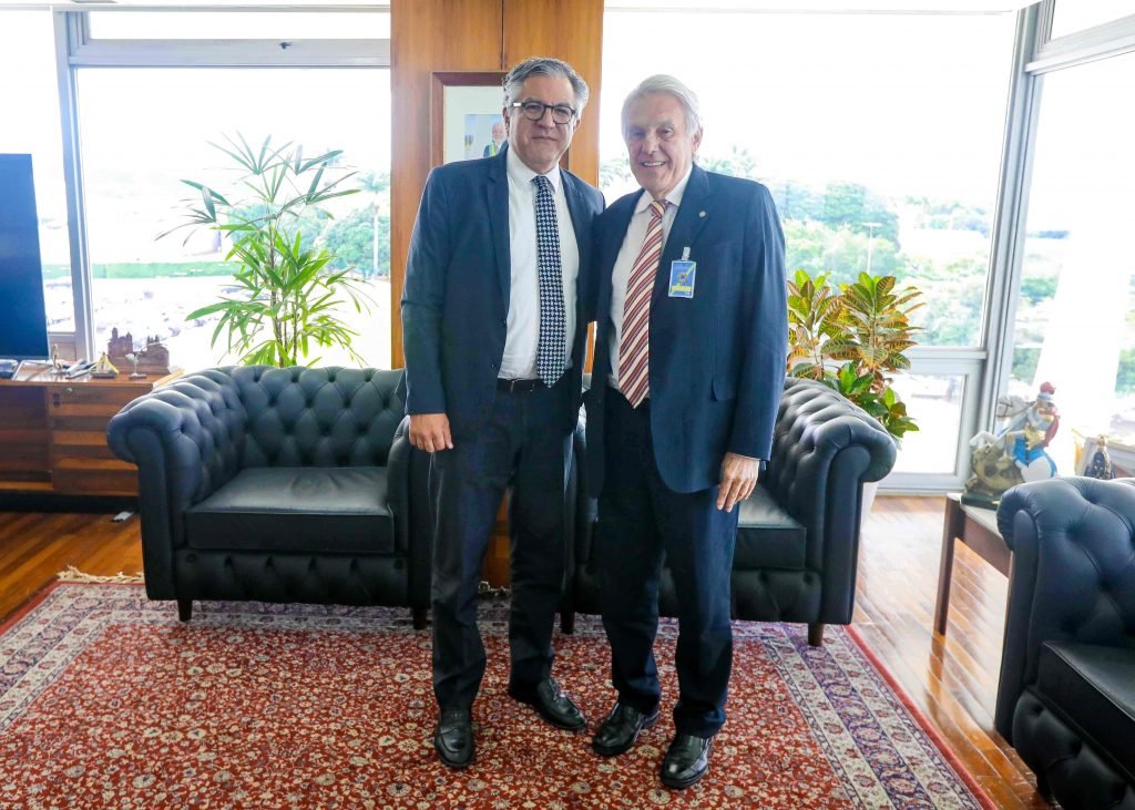 João Maia trata com Ministros do Turismo e Relações Institucionais ações para o RN