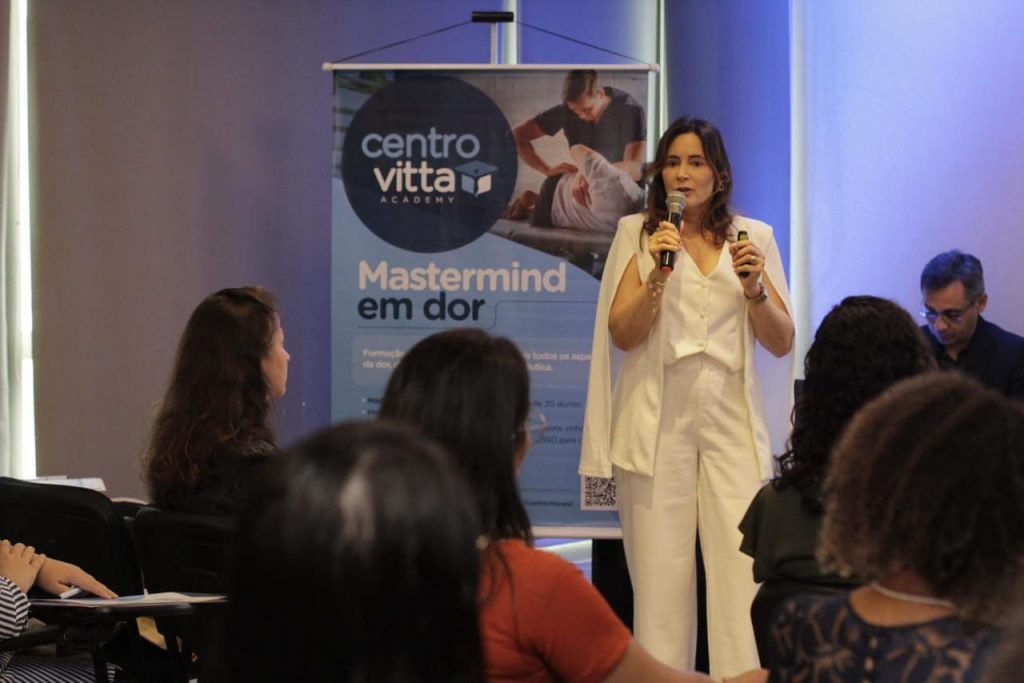 Fisioterapeuta Kelly Gama é palestrante em simpósio da UFRN sobre dor crônica, em Santa Cruz