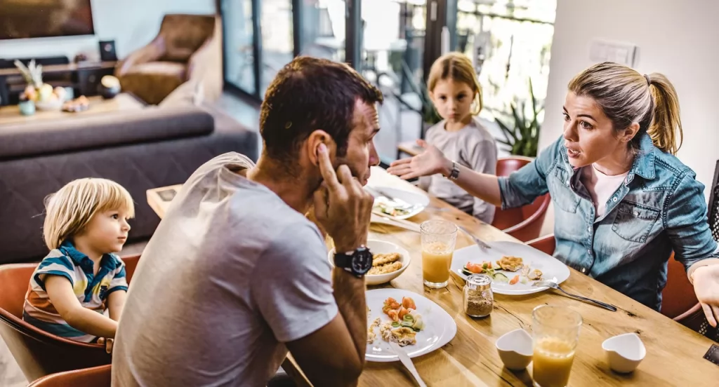 Viver próximo aos parentes tem mais impactos psicológicos do que você pensa
