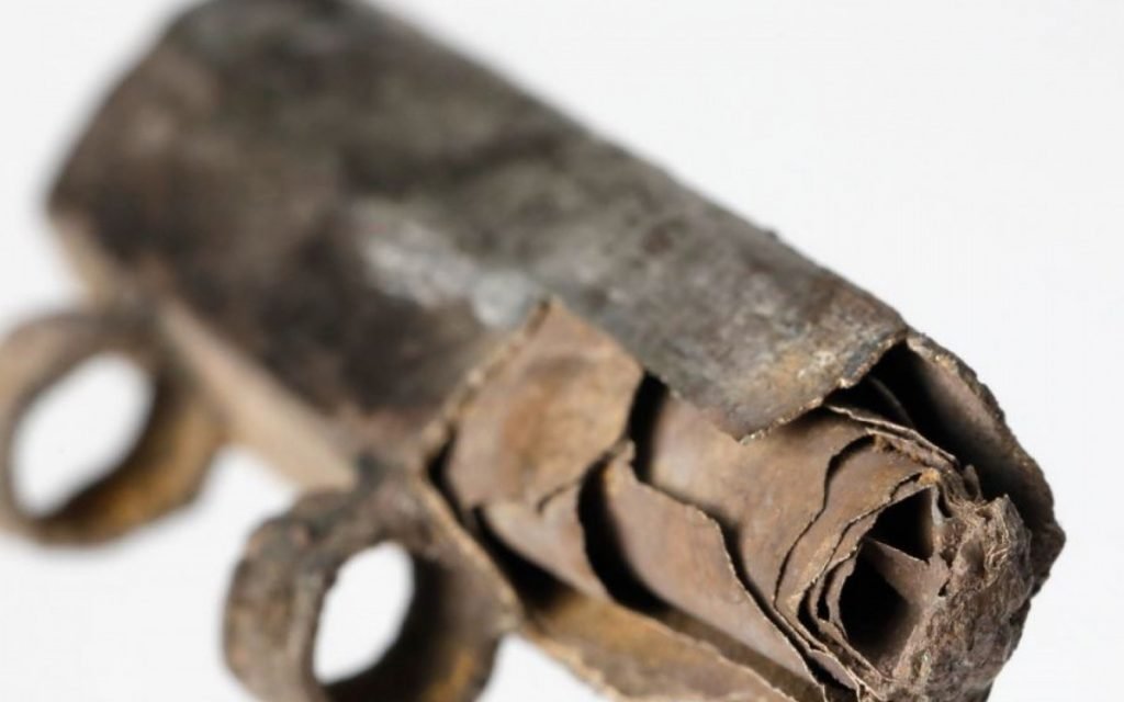 Cientistas decifram texto que pode mudar história do cristianismo na Europa; entenda