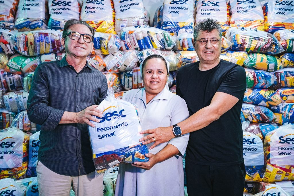 Sesc Mesa Brasil encerra o ano doando 18 toneladas em alimentos e kits escolares