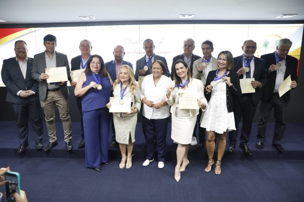 Governo homenageia empresários, gestores públicos e dirigentes de instituições que contribuíram para o progresso do RN