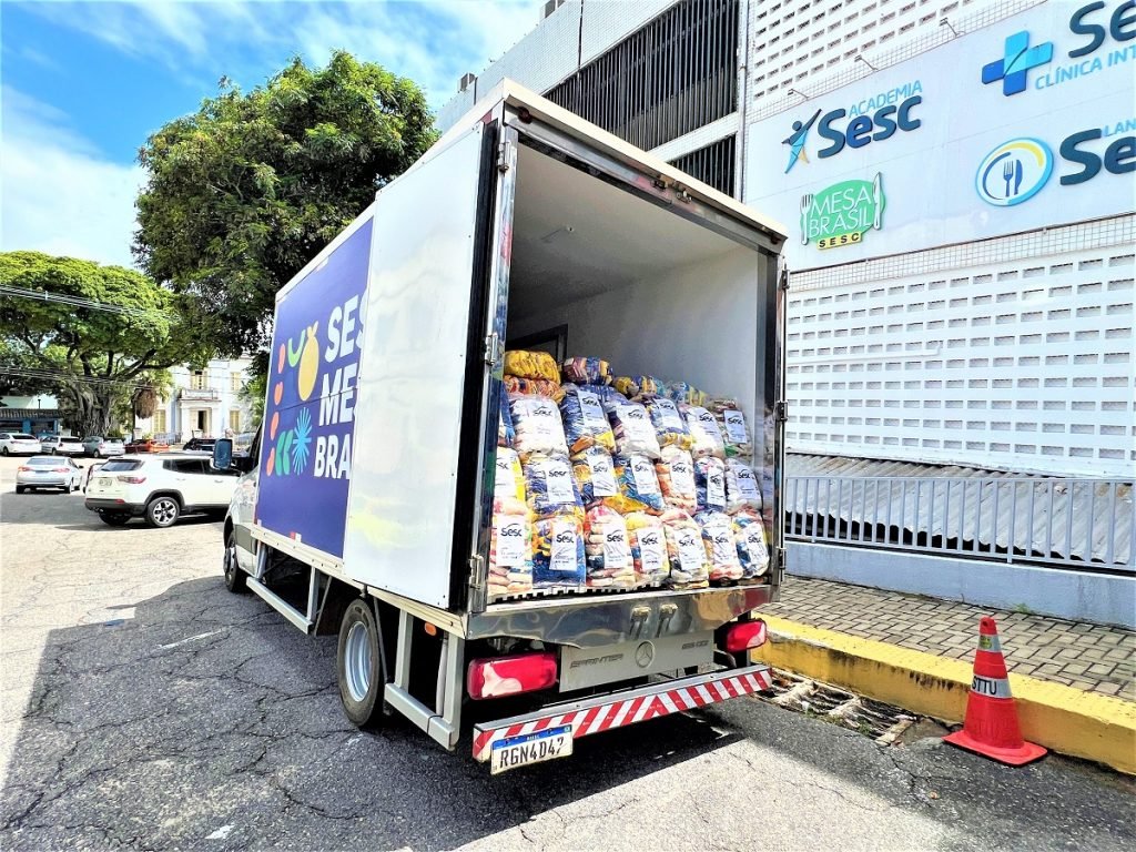 Sesc Mesa Brasil realiza última grande entrega de alimentos do ano