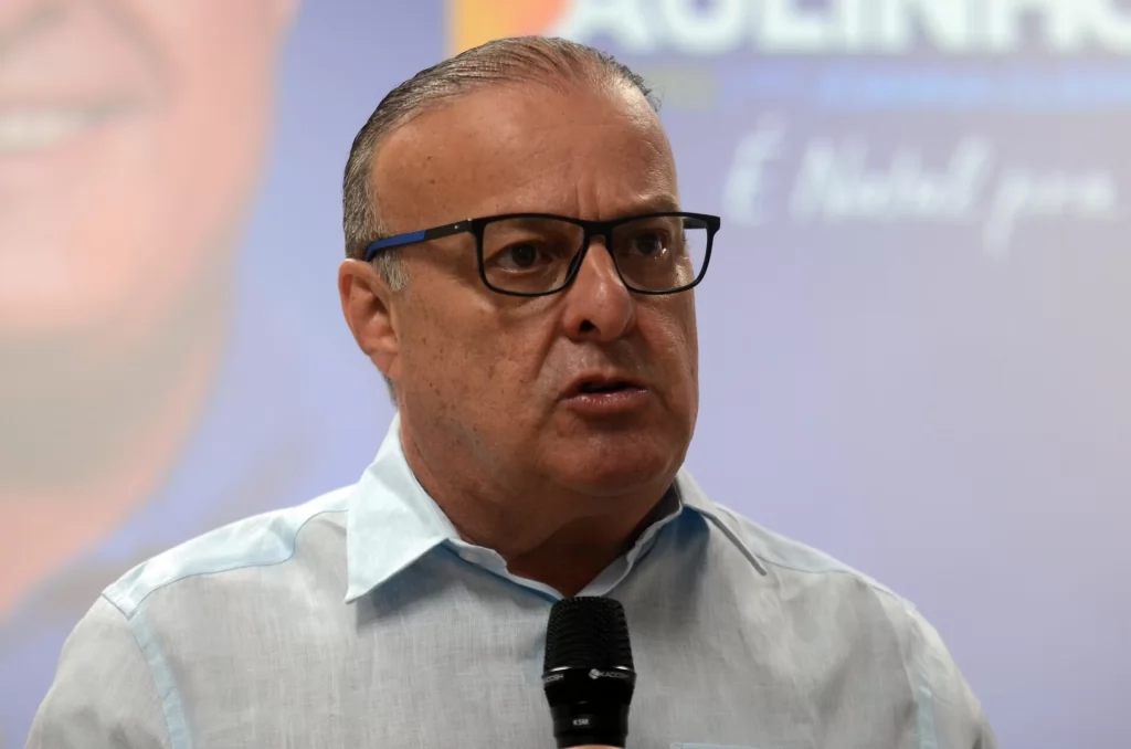 Paulinho define 1º escalão de auxiliares na prefeitura