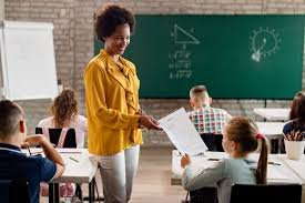 As 25 profissões com falta de mão de obra qualificada que tiveram maiores aumentos salariais, segundo CNC