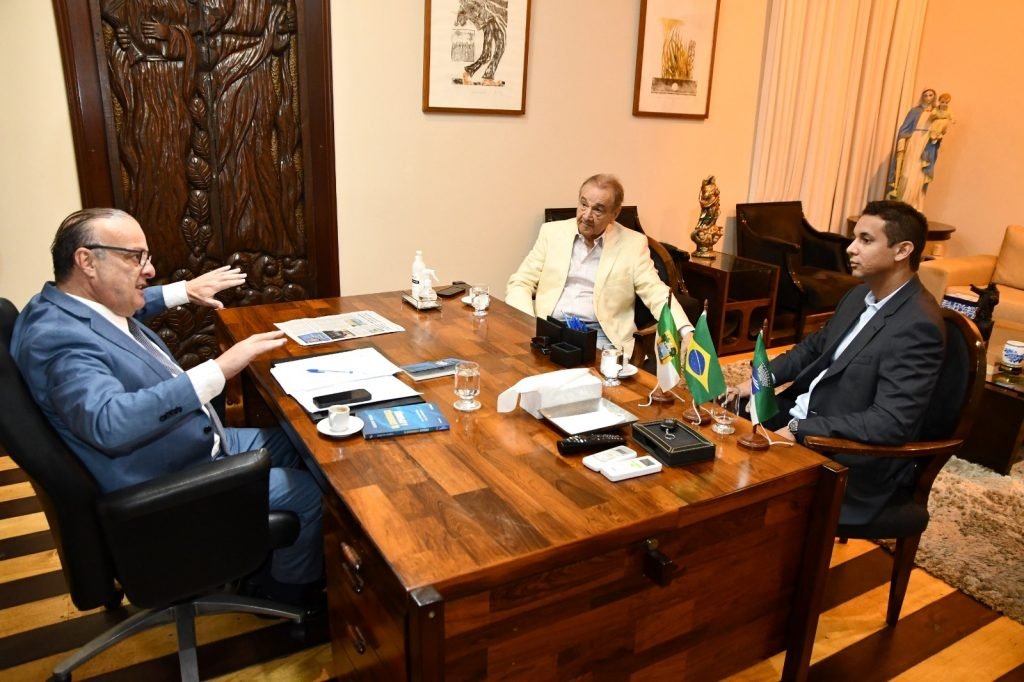 Paulinho Freire recebe prefeito Alysson Bezerra e ex-senador José Agripino