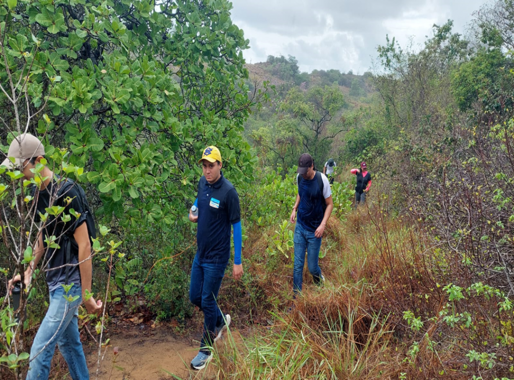 Trilha no Parque da Cidade promove Educação Ambiental e destaca a importância das UCs