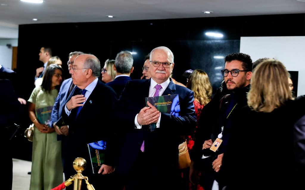 O discreto recado de Fachin ao STF no 8 de janeiro de Lula