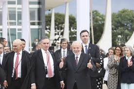 O novo salário de Lula, dos ministros do STF e de deputados em 2025