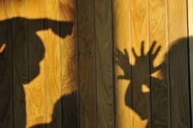 Mulher é agredida pelo marido após recusar dividir senha de Wi-Fi