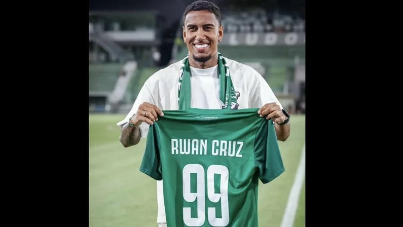 Botafogo negocia contratação de Rwan Cruz, centroavante do Ludogorets