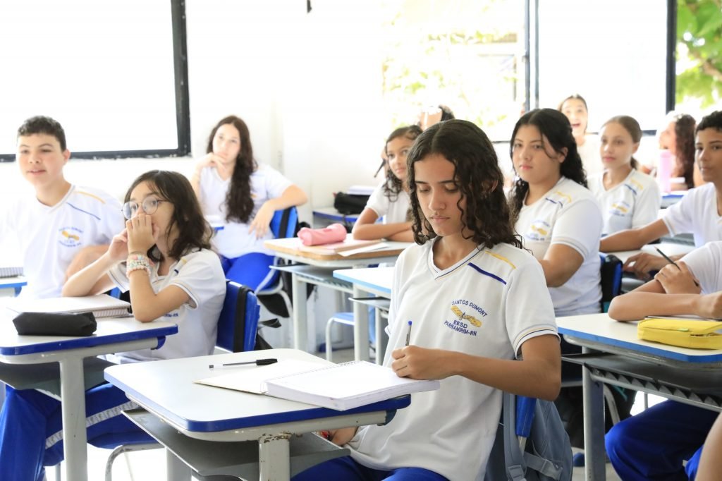 Rede estadual inicia ano letivo de 2025 com investimentos e fortalecimento do ensino integral