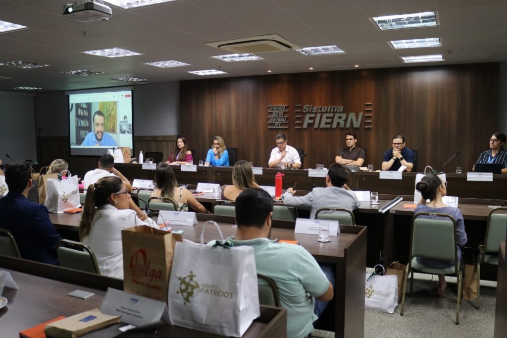 FIERN Jovem apresenta soluções de comércio exterior para indústrias na primeira reunião de 2025