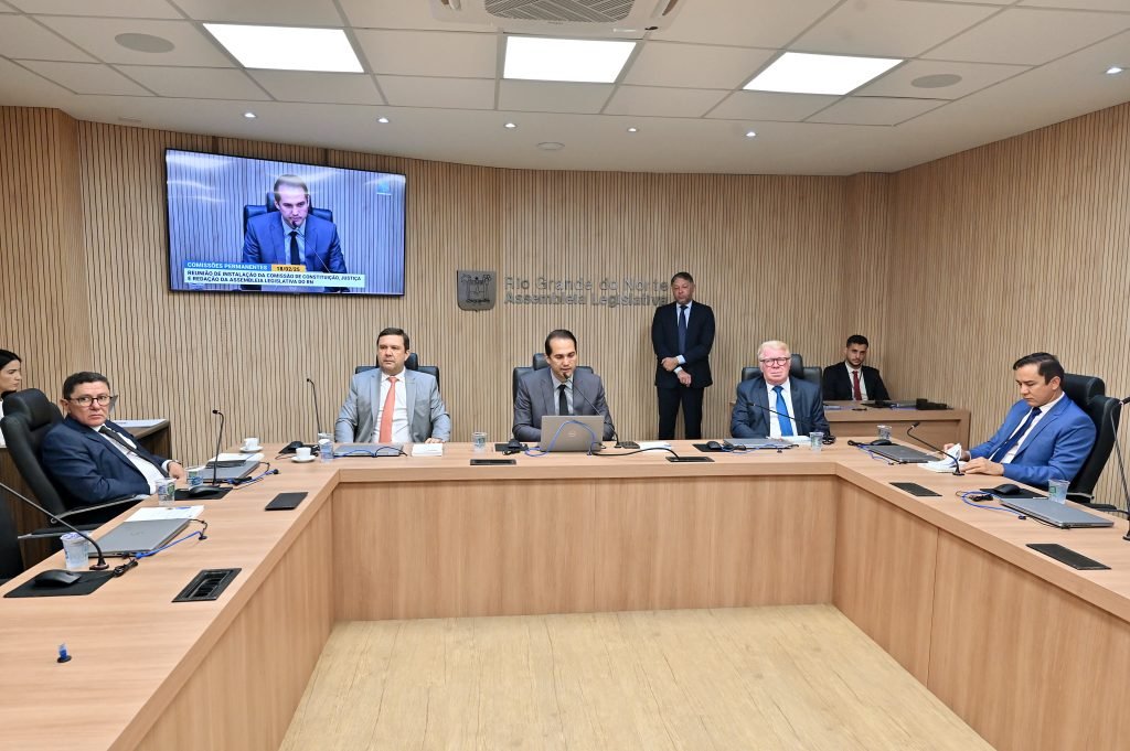 Assembleia Legislativa do RN instala CCJ e elege Kleber Rodrigues como presidente