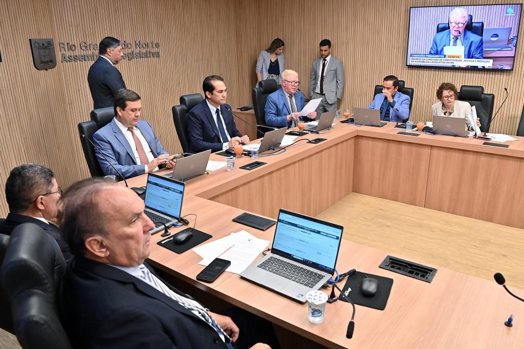 CCJ da Assembleia estreia registro de votos em painel eletrônico