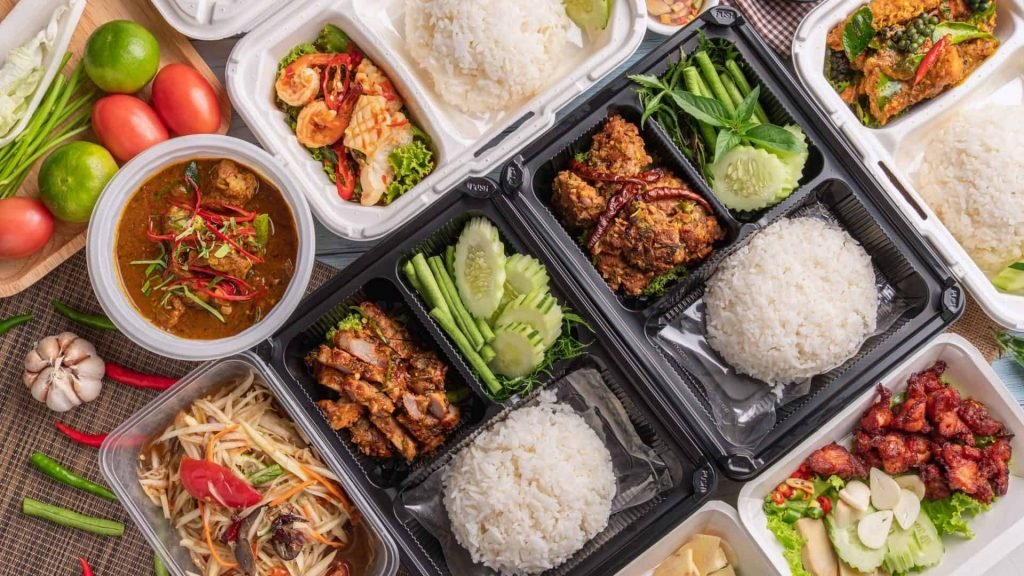 Comer em embalagens plásticas aumenta o risco de insuficiência cardíaca