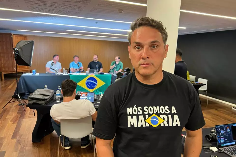 Oposição repudia denúncia e fala em supressão de direitos