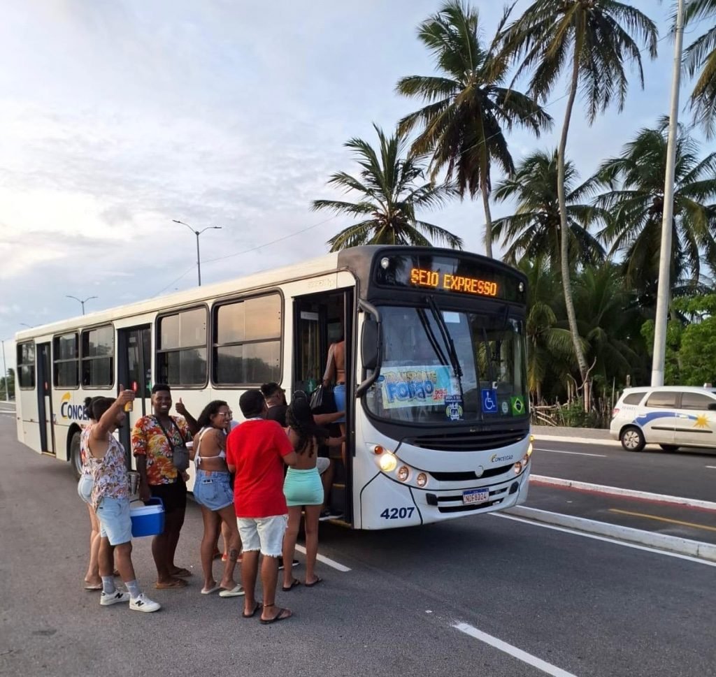 Transporte Folião leva público gratuitamente para os polos do Carnaval de Natal