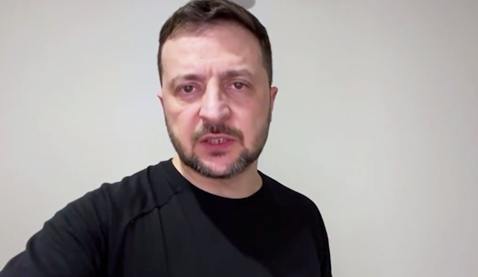 “É crucial termos o apoio do presidente Trump”, diz Zelensky