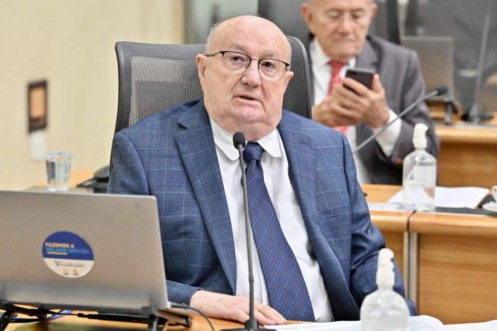 José Dias presta homenagem póstuma à liderança Rose Cantídio