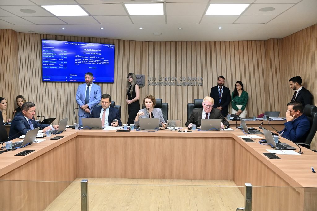 CCJ da ALRN aprova projetos que beneficiam as mulheres