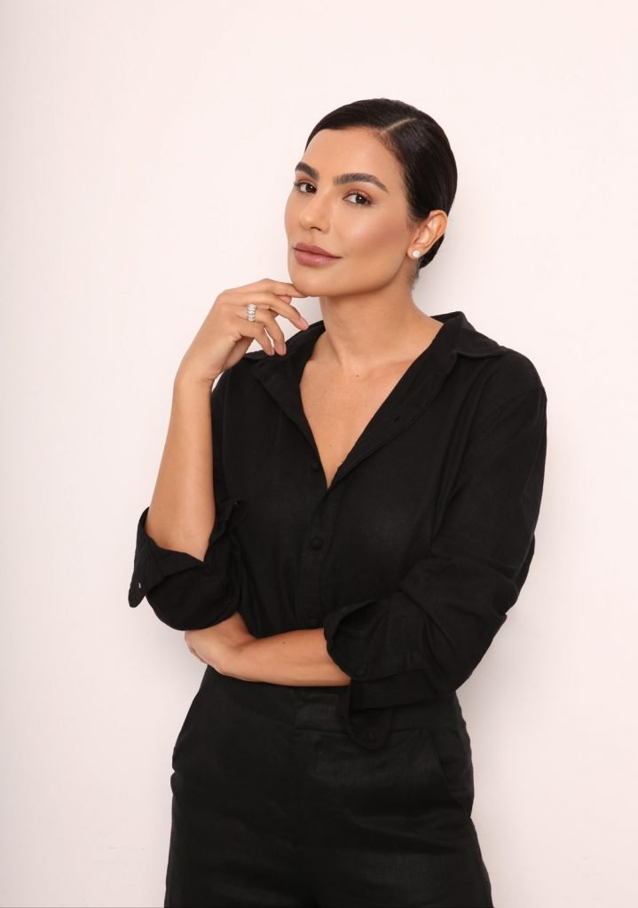 Faltam menos de 15 dias para Cíntia Chagas desembarcar em Natal com a palestra “Chique, Chiquíssima”