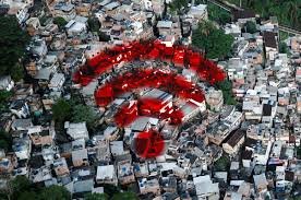 Comando Vermelho cria provedor de internet e moradores não tem opção: tem que pagar