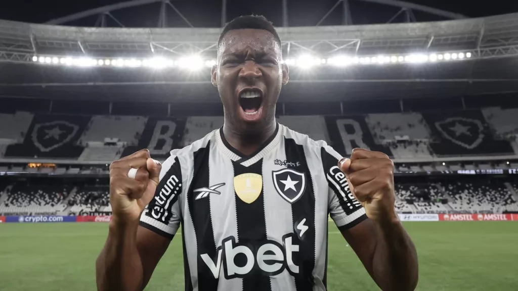 Jornal espanhol rasga elogios a Patrick de Paula após vitória do Botafogo: ‘Mister Libertadores. Caso de amor com competição que ele já venceu três vezes’