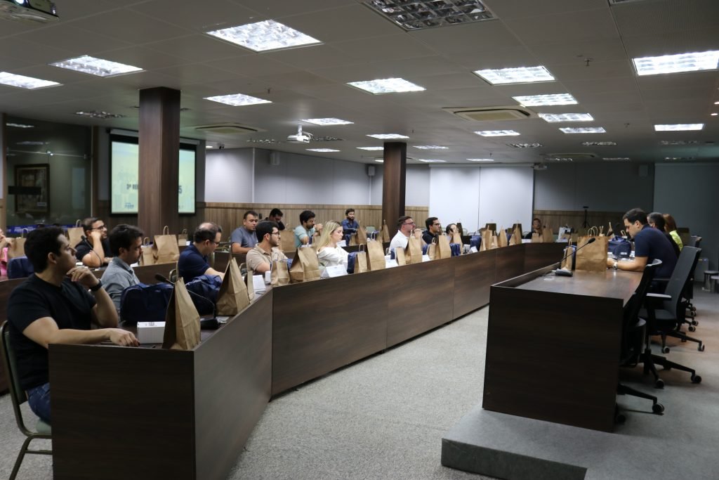 Com experiência da Amazon, FIERN Jovem discute uso da IA no setor industrial