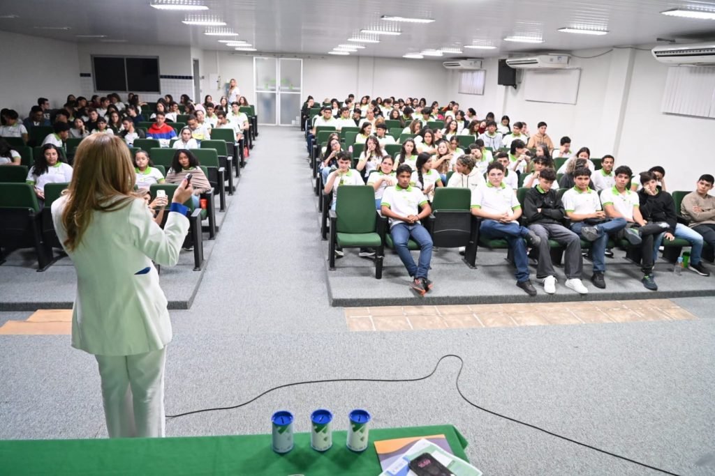 Projeto da ALRN leva noções de direito e finanças aos alunos do IFRN Currais