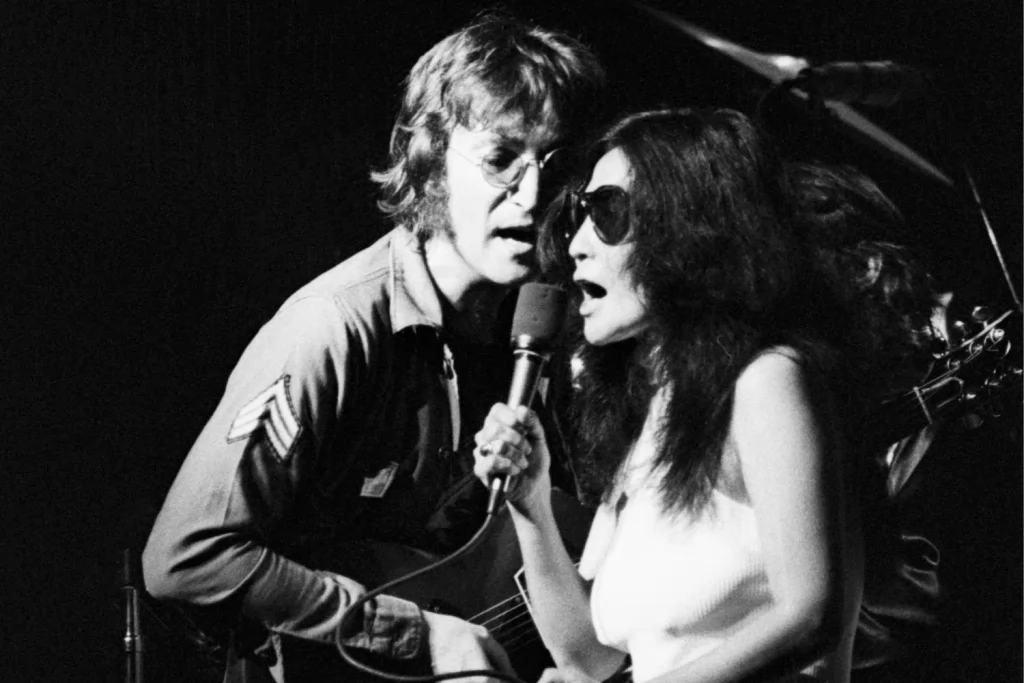 Shows One-to-One de John Lennon viram fenômeno comercial 50 anos depois