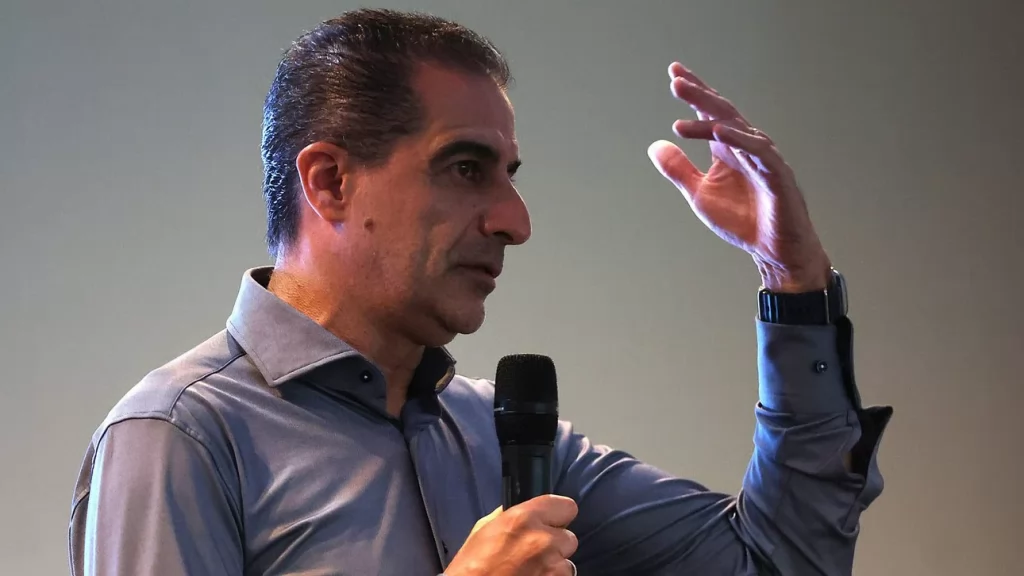 Estilo do Botafogo, relação com John Textor, nova função de Cuiabano e zagueiros jovens: Renato Paiva abre jogo sobre diversos temas