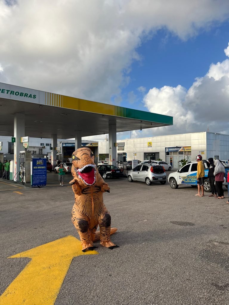É hoje: gasolina a R$ 3,82 e descontos de até 70% no comércio de Natal