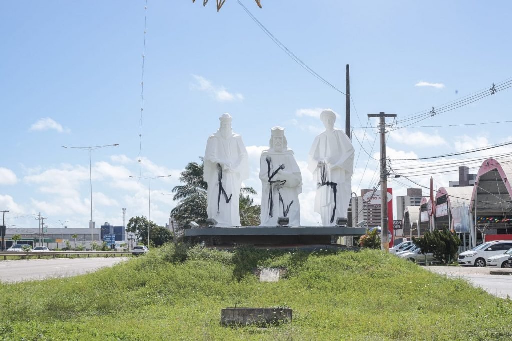 Após revitalização, estátuas dos Reis Magos são novamente vandalizadas