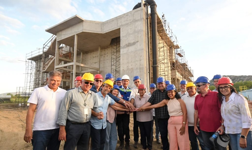 Governadora Fátima e ministro Waldez Góes visitam obras da Adutora do Seridó
