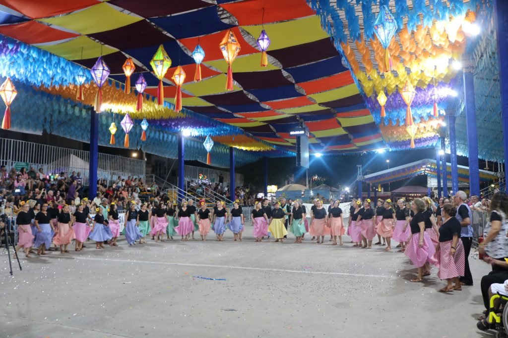 Projetos sociais do Sesc realizam apresentações musicais juninas em Mossoró