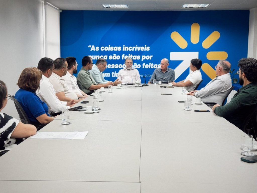 Industrial Ney Robson Alves é empossado para segundo mandato à frente  do SINDMÓVEIS-RN