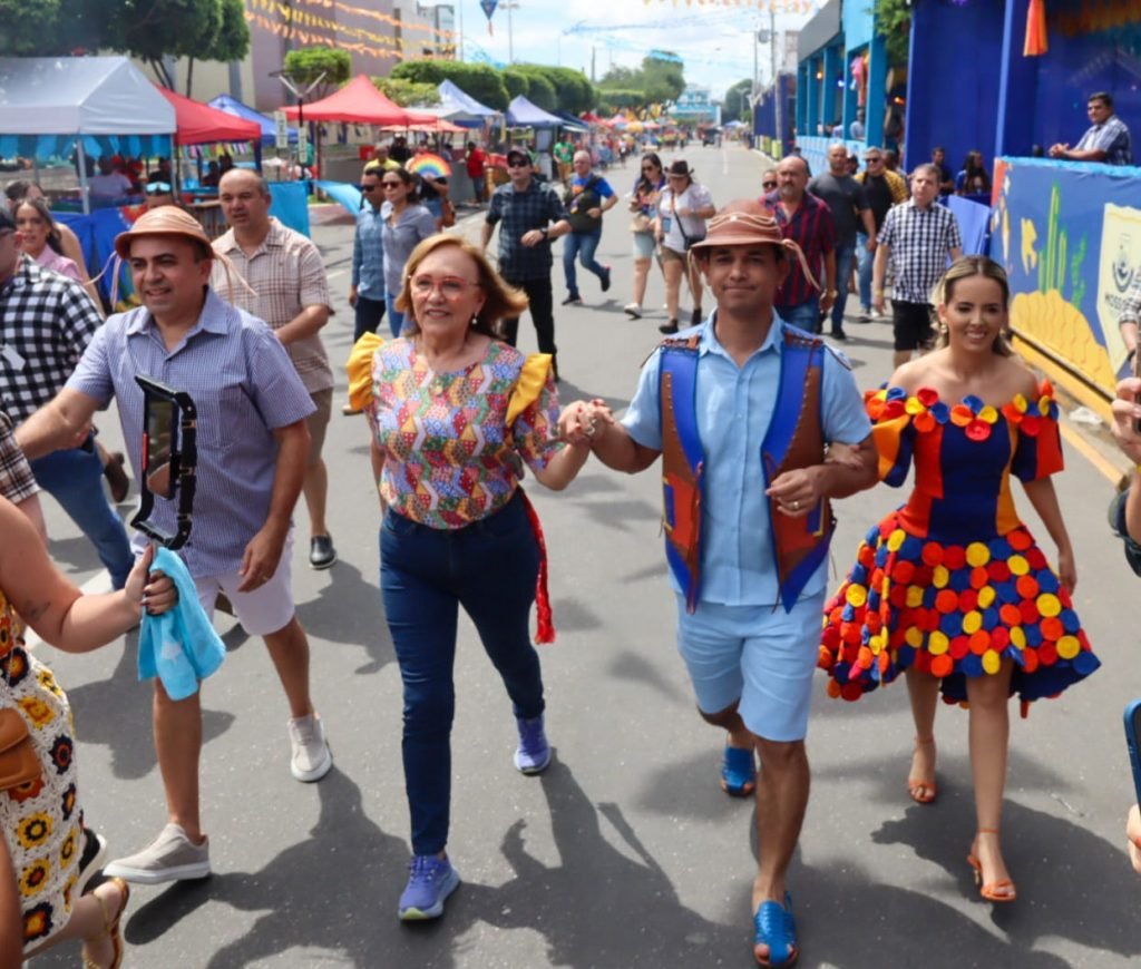 Senadora Zenaide Maia prestigia abertura do Mossoró Cidade Junina ao lado do prefeito Allyson Bezerra