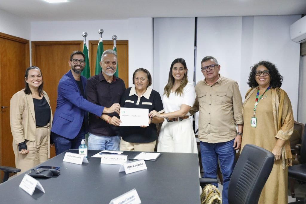 Reunião na Governadoria alinha estratégias para implantação da Escola Nacional de Turismo no RN