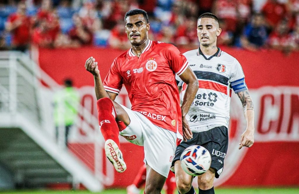 América esbarra no goleiro e fica no 0 a 0 com o Santa Cruz