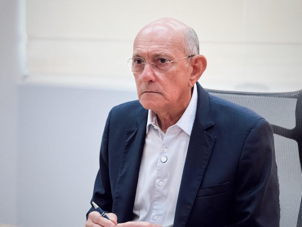 Artigo – “Missão Empresarial à China: Inovação e Transformação Industrial”, por Roberto Serquiz