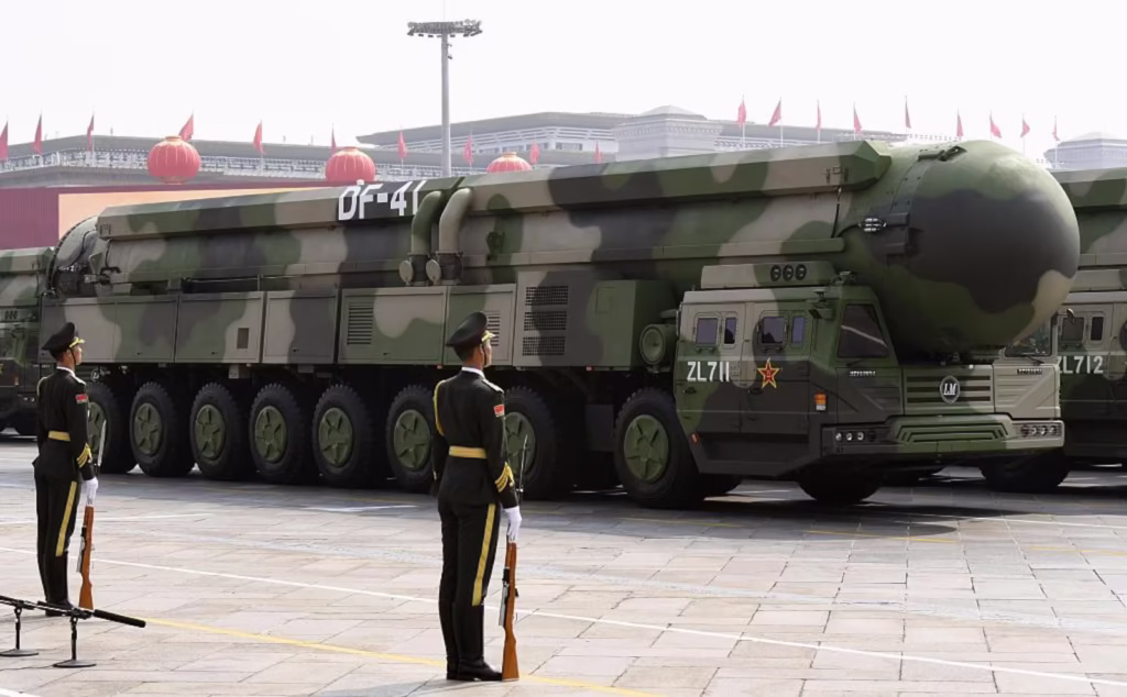 China prepara Exército para guerra prolongada e multidomínio, dizem EUA