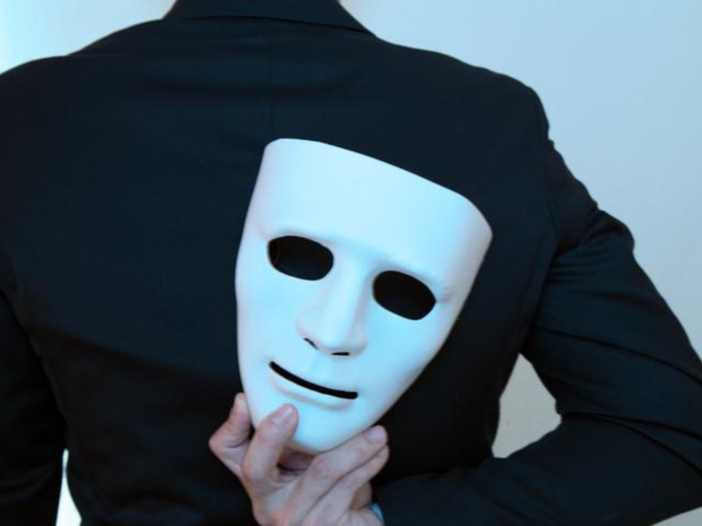 5 maneiras sutis de revelar mentirosos e manipuladores