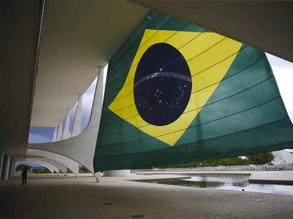 Quaest: 57% acham que Brasil está indo na direção errada; 36%, na certa