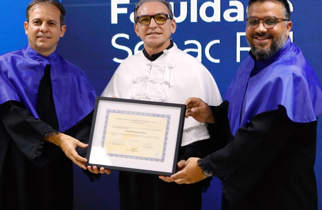 Presidente do Sistema Fecomércio RN recebe título de Chanceler da Faculdade Senac