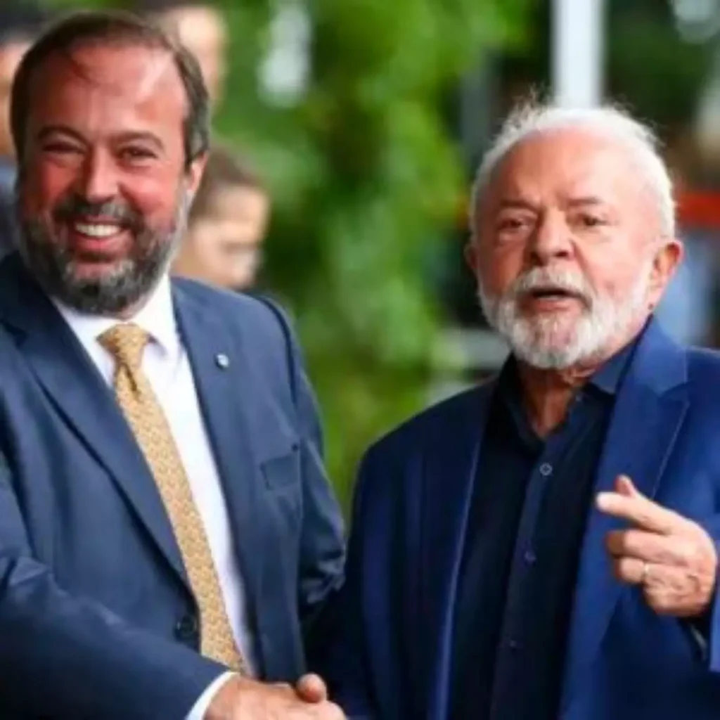 Ministro de Lula recua após sugerir uso militar da energia nuclear