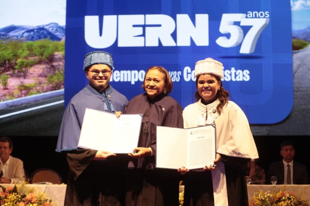UERN celebra 57 anos com posse histórica e balanço do Governo em Mossoró