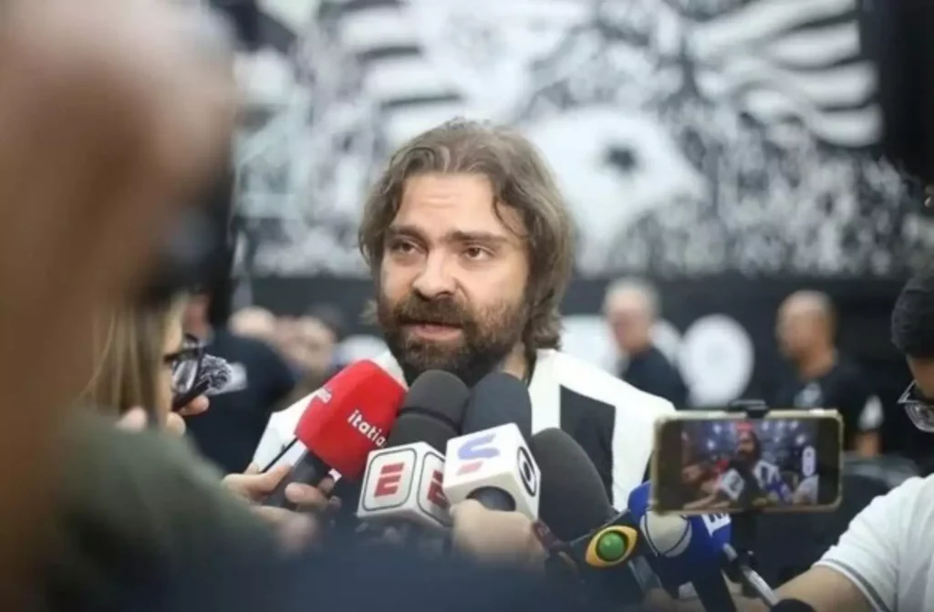 Presidente do Botafogo aprova parceria entre Textor e Marinakis